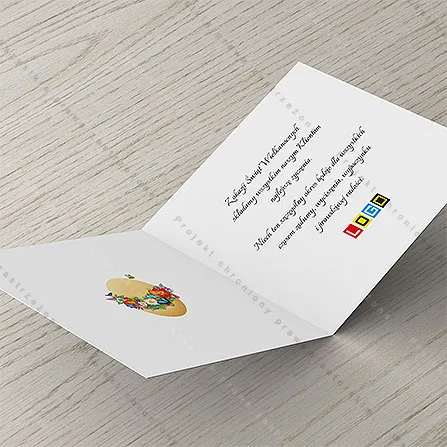 Karnet WN2-018 Jajo i motyle wśród kwiatów, otwarty na stole, środek z miejscem na życzenia i logo
